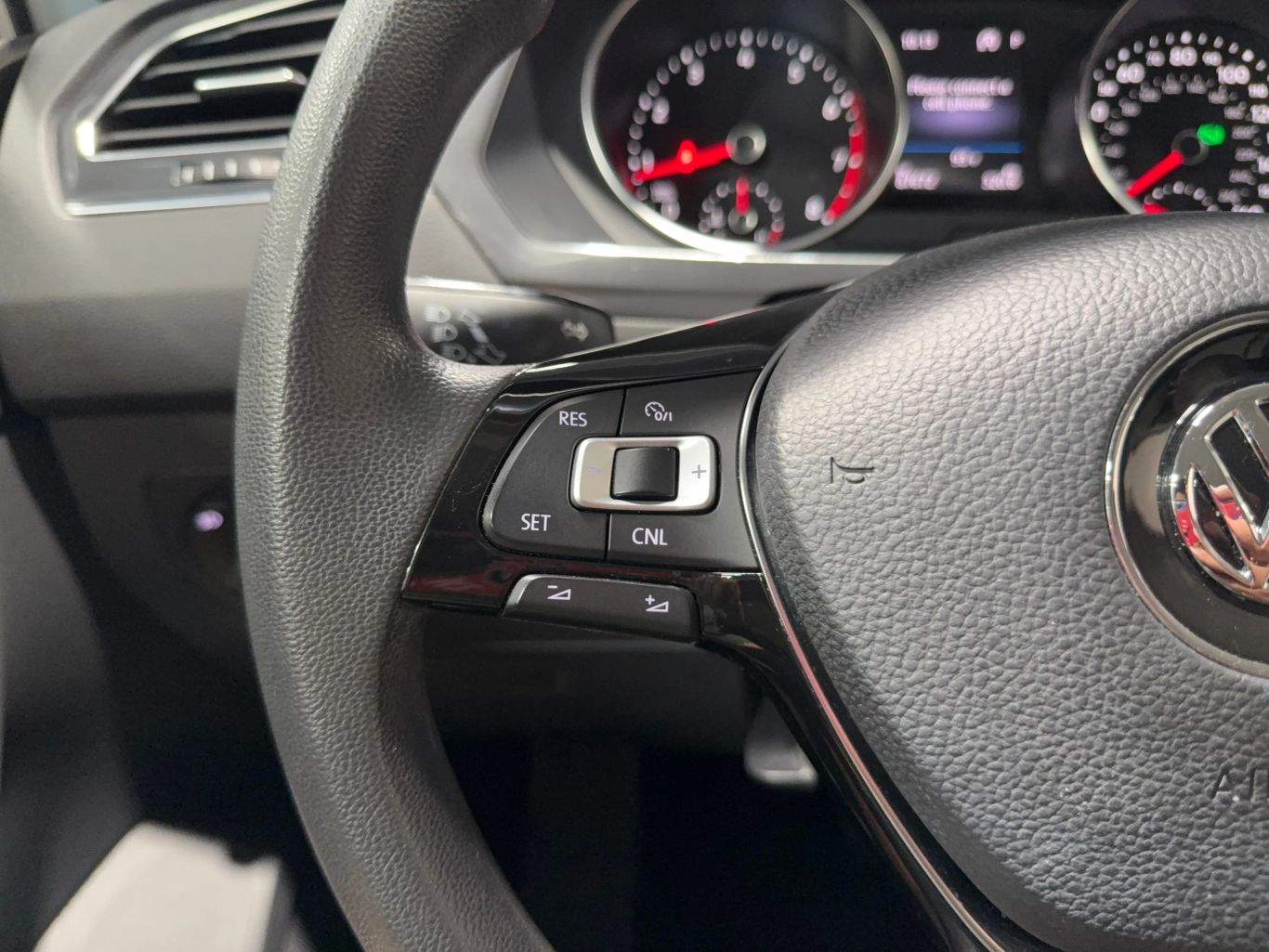 2018 VOLKSWAGEN TIGUAN SUV 4-CYL, TURBO, 2.0 LITER 2.0T S 4MOTION SPORT UTILITY 4D