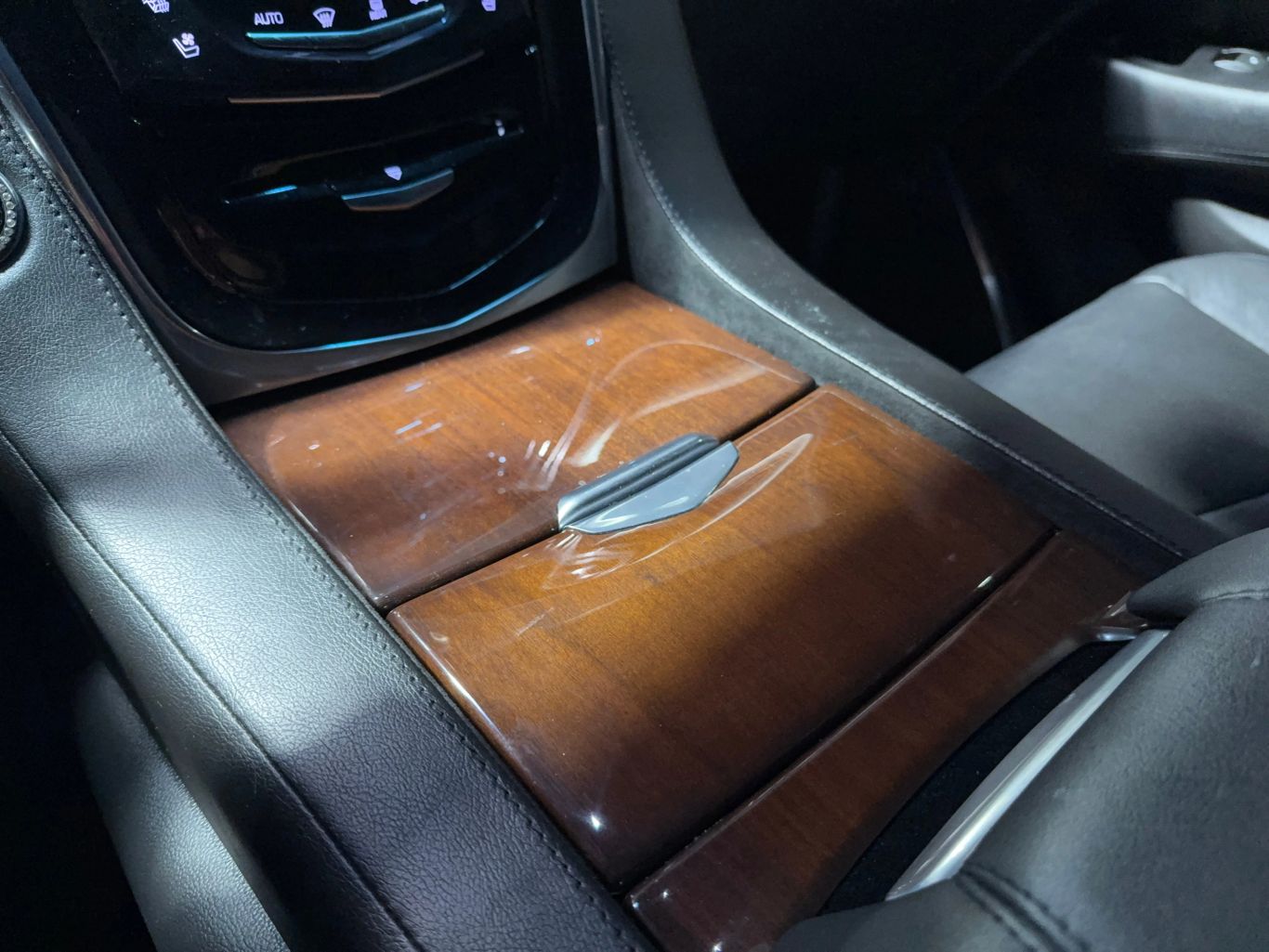 2018 CADILLAC ESCALADE SUV V8, 6.2 LITER SPORT UTILITY 4D