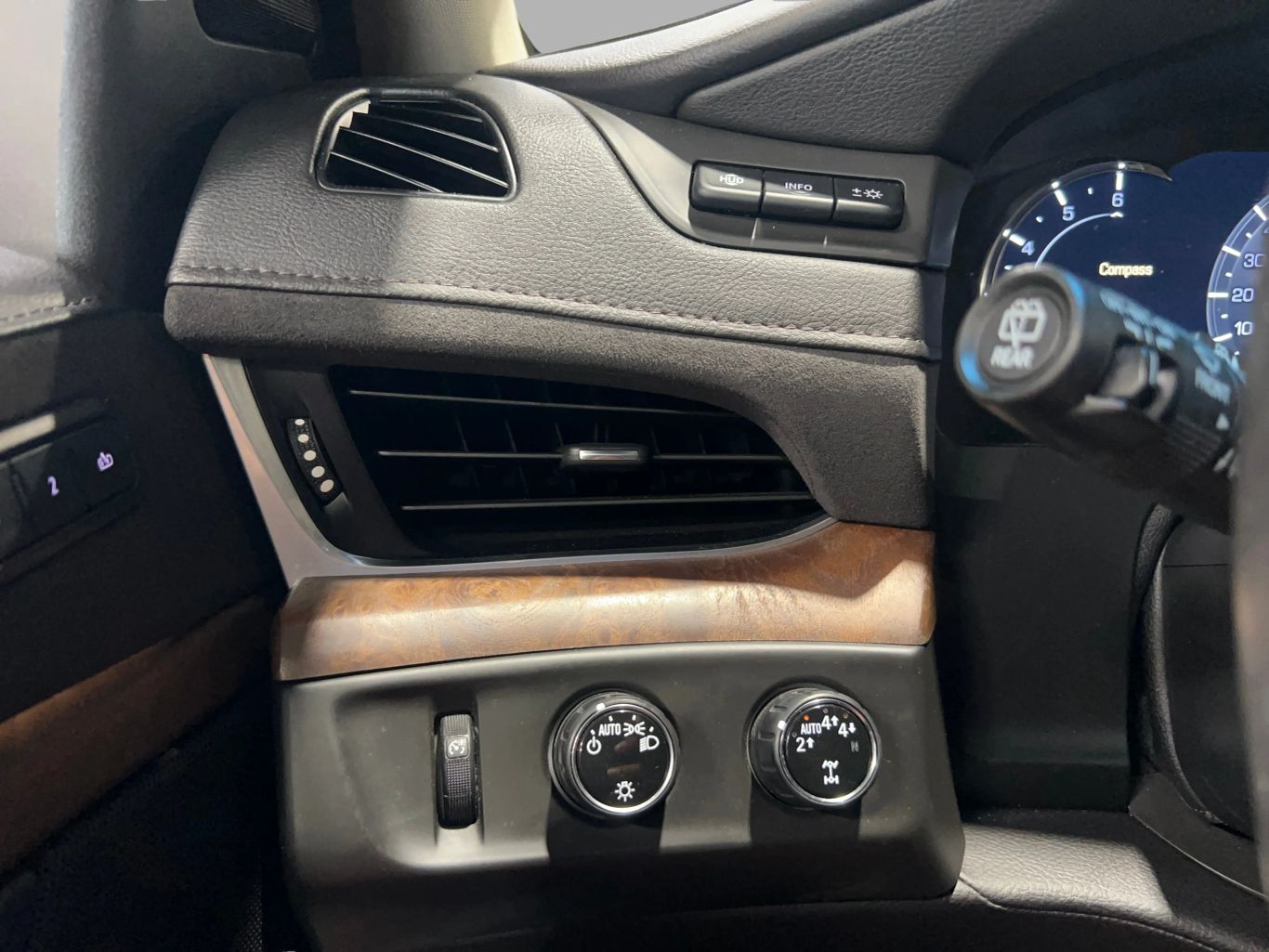 2020 CADILLAC ESCALADE SUV V8, 6.2 LITER LUXURY SPORT UTILITY 4D