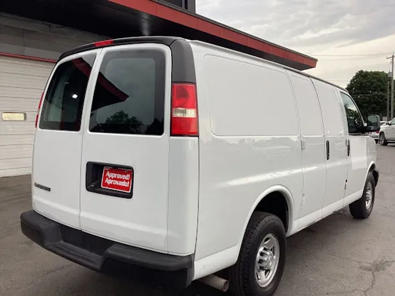 2018 Chevrolet Express 2500 Cargo - Image 10