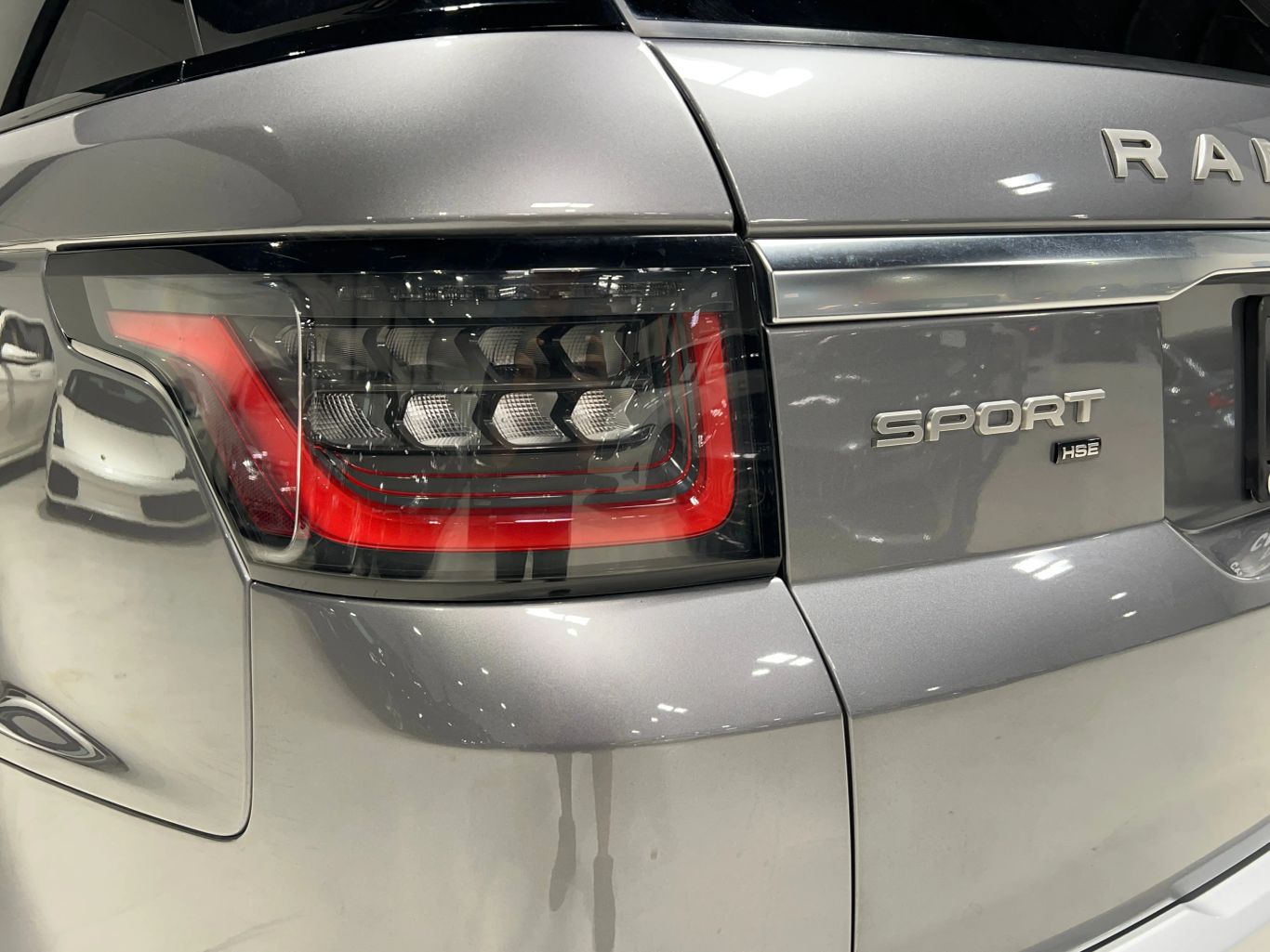 2020 LAND ROVER RANGE ROVER SPORT SUV 6-CYL, TURBO, 3.0 LITER HSE SPORT UTILITY 4D