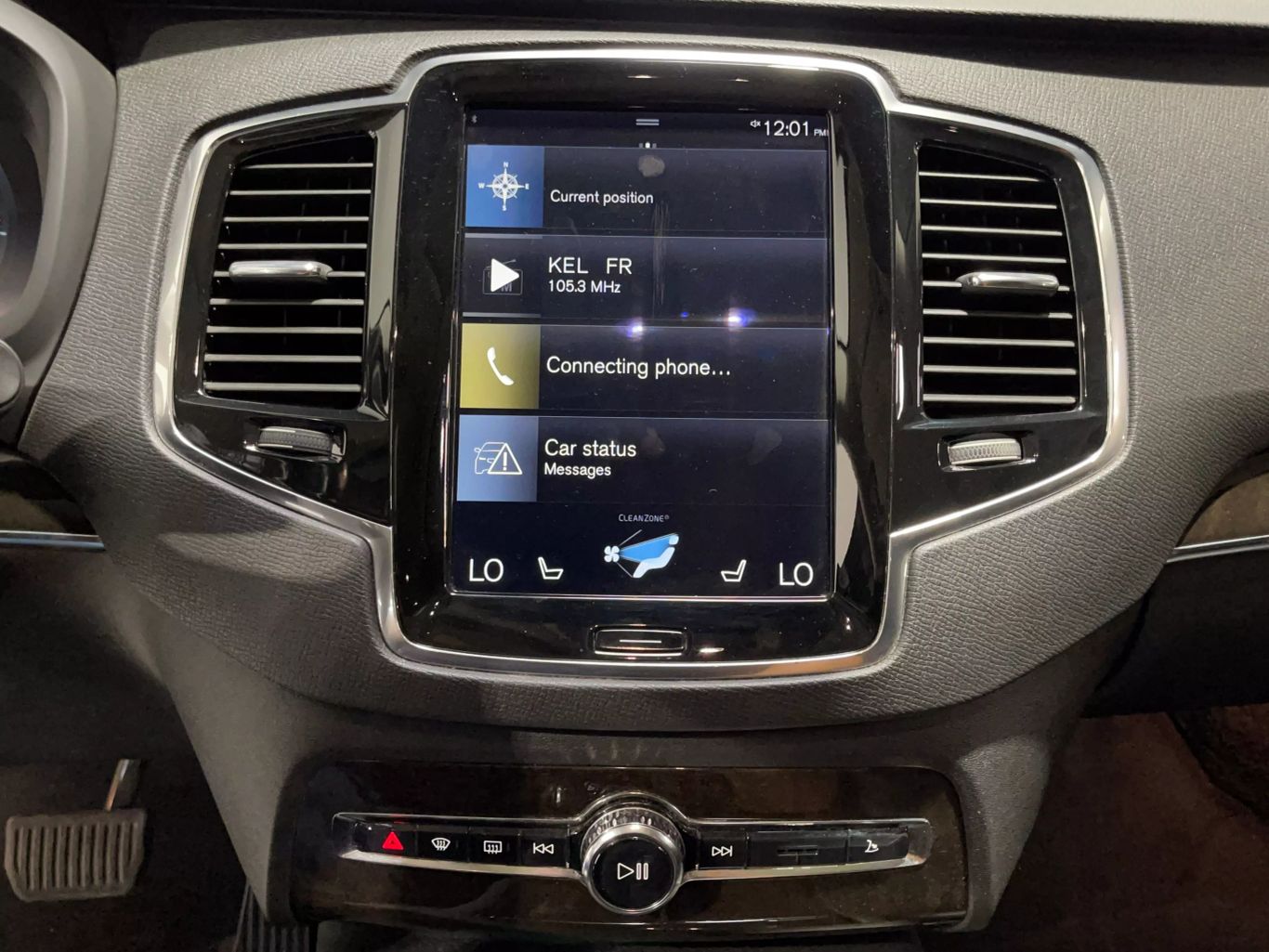 2018 VOLVO XC90 SUV 4-CYL, DRIVE-E, TURBO, SUPERCHARGED, 2.0 LITER T6 MOMENTUM SPORT UTILITY 4D