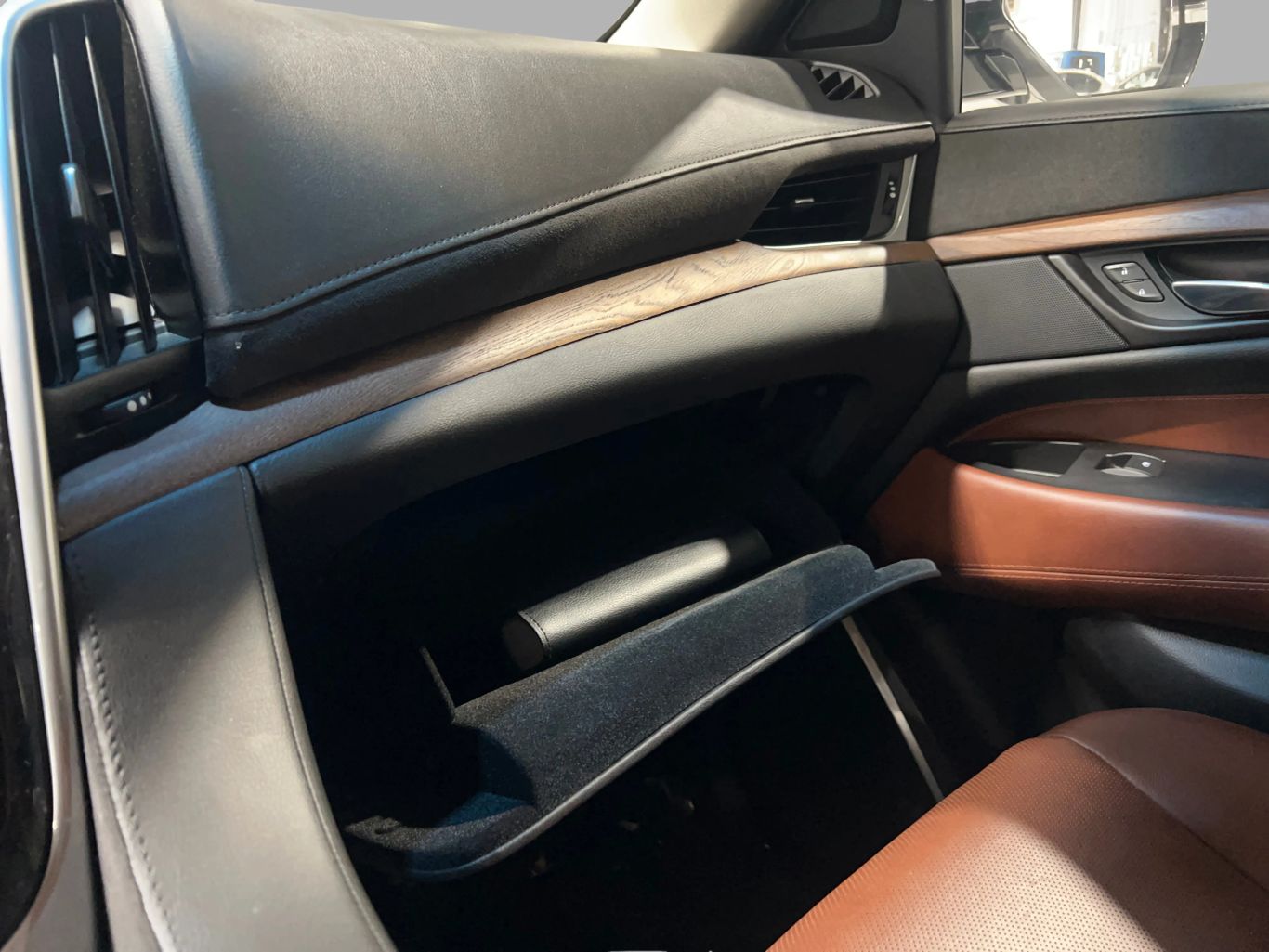 2020 CADILLAC ESCALADE SUV V8, 6.2 LITER LUXURY SPORT UTILITY 4D