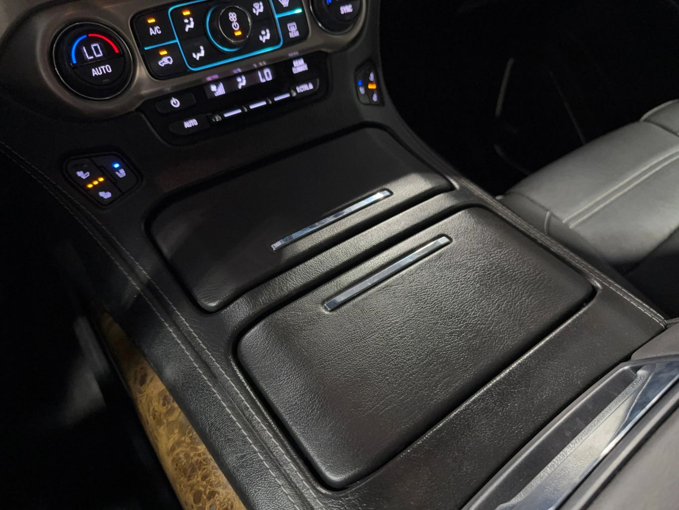 2017 GMC YUKON XL SUV V8, ECOTEC3, 6.2 LITER DENALI SPORT UTILITY 4D