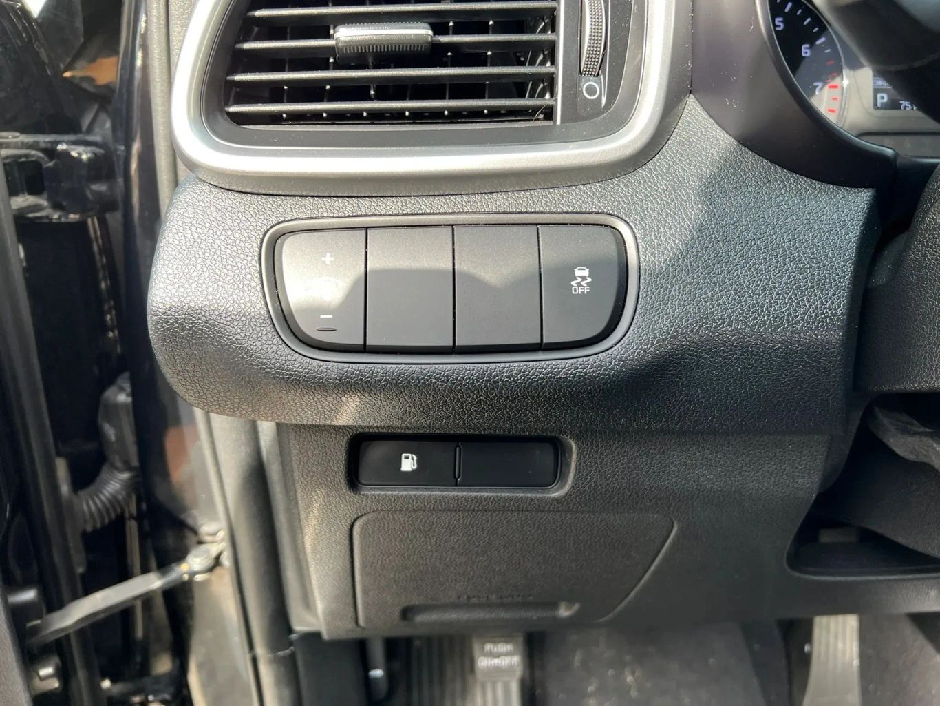 2019 KIA SORENTO SUV 4-CYL, GDI, 2.4 LITER LX SPORT UTILITY 4D