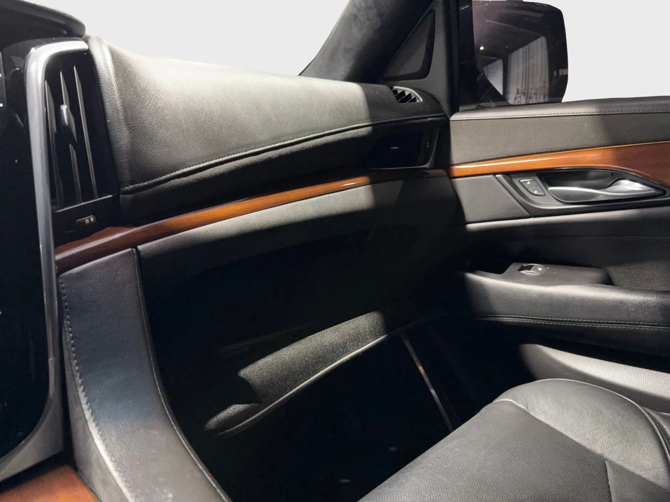 2018 CADILLAC ESCALADE SUV V8, 6.2 LITER SPORT UTILITY 4D