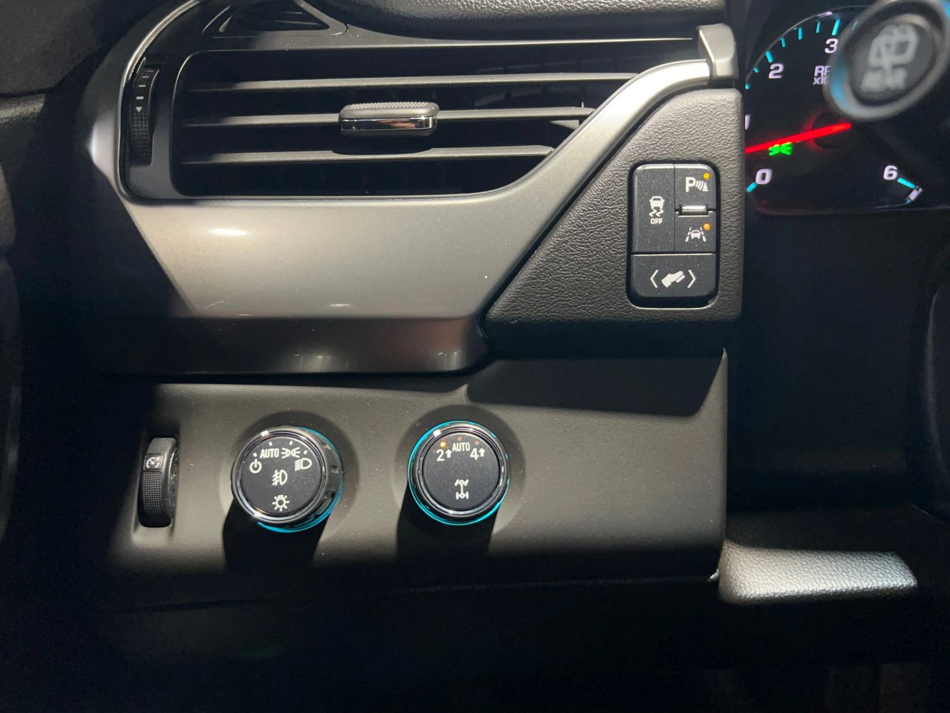 2019 CHEVROLET TAHOE SUV V8, ECOTEC3, 5.3 LITER PREMIER SPORT UTILITY 4D