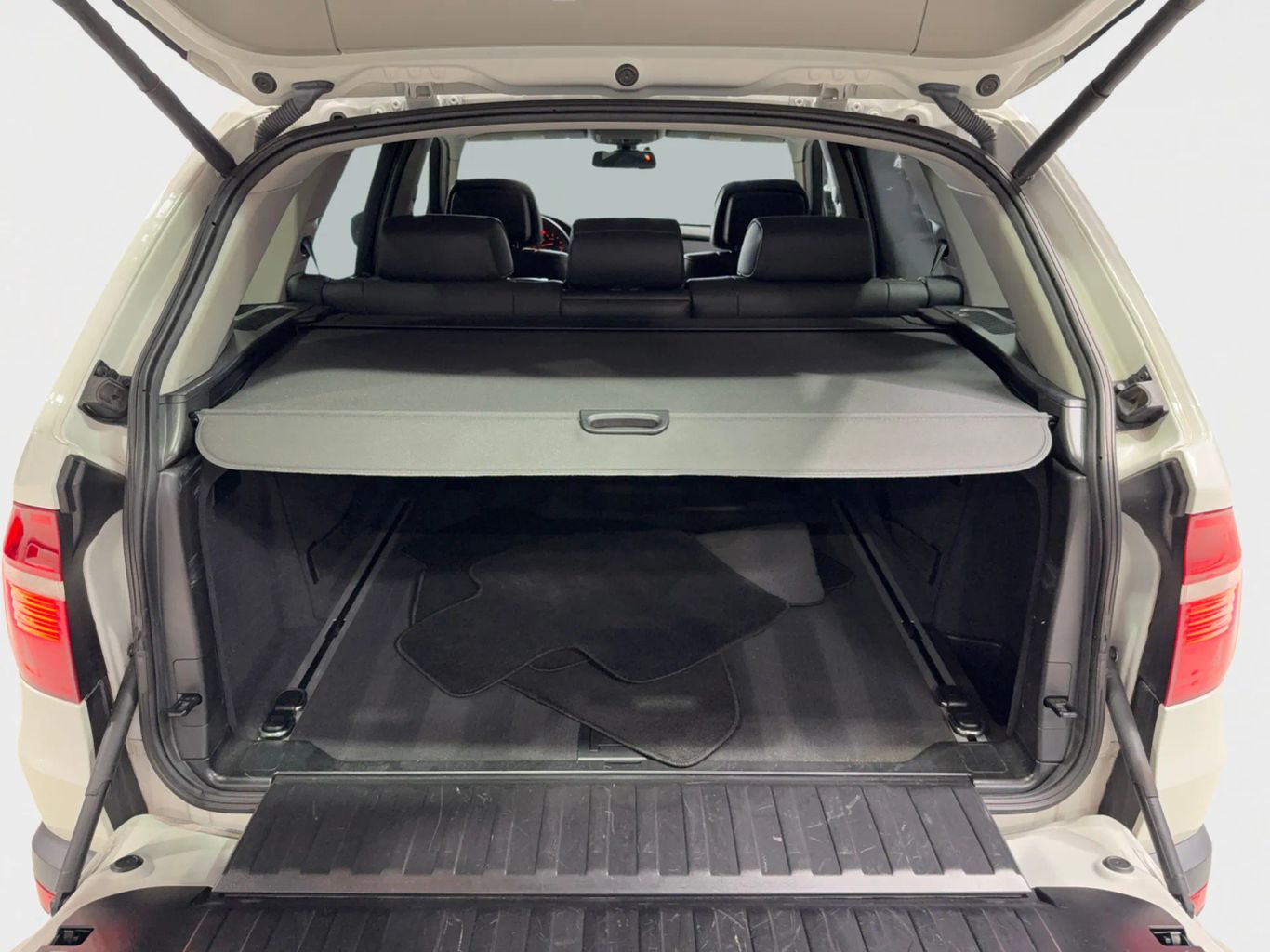 2010 BMW X5 SUV 6-CYL, 3.0 LITER XDRIVE30I SPORT UTILITY 4D