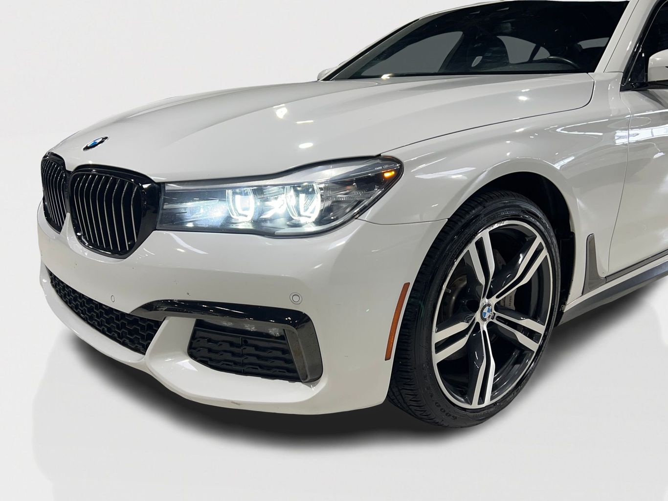 2019 BMW 7 SERIES SEDAN 6-CYL, TURBO, 3.0 LITER 740I SEDAN 4D