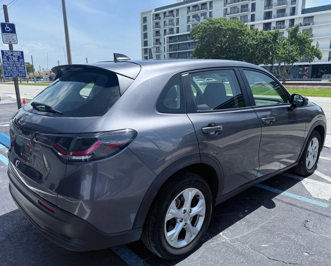 2024 HONDA HR-V SUV 4-CYL, VTEC, 2.0 LITER LX SPORT UTILITY 4D