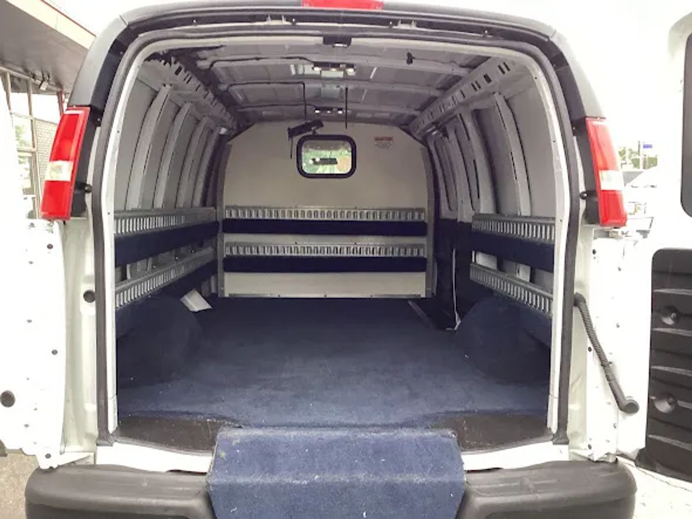 2018 Chevrolet Express 2500 Cargo - Image 12