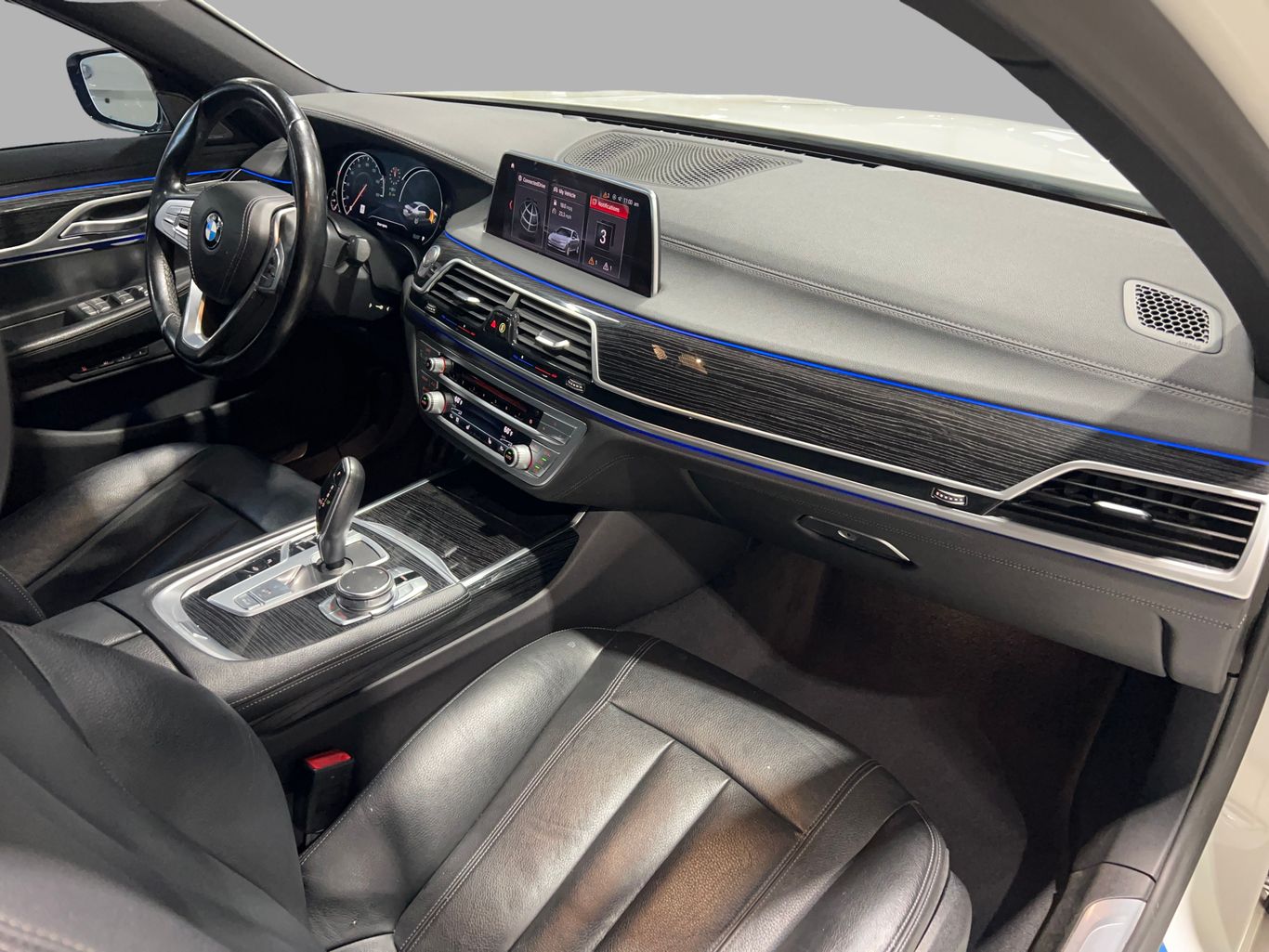 2019 BMW 7 SERIES SEDAN 6-CYL, TURBO, 3.0 LITER 740I SEDAN 4D