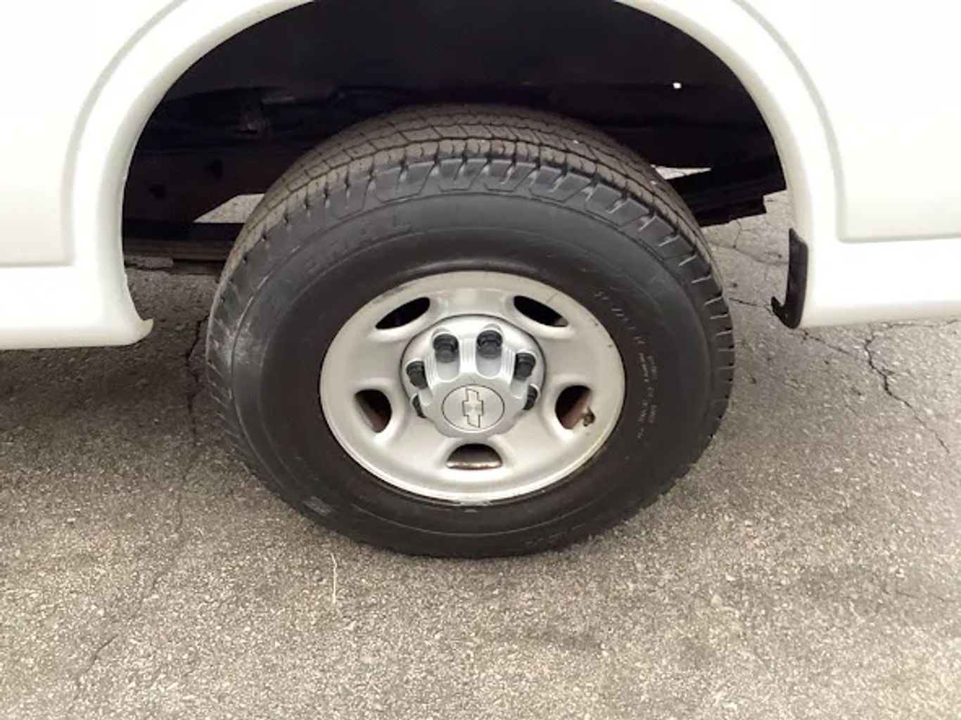 2018 Chevrolet Express 2500 Cargo - Image 19