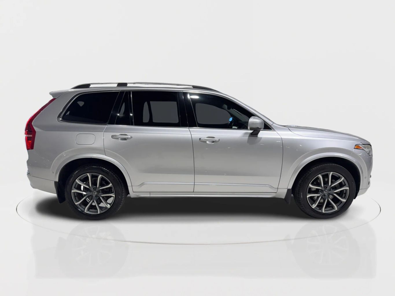 2017 VOLVO XC90 SUV 4-CYL, DRV-E SPRCHGD 2.0T T6 MOMENTUM SPORT UTILITY 4D