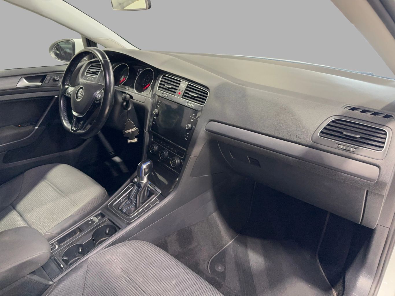 2019 VOLKSWAGEN E-GOLF HATCHBACK ELECTRIC MOTOR, 100 KW SE HATCHBACK SEDAN 4D