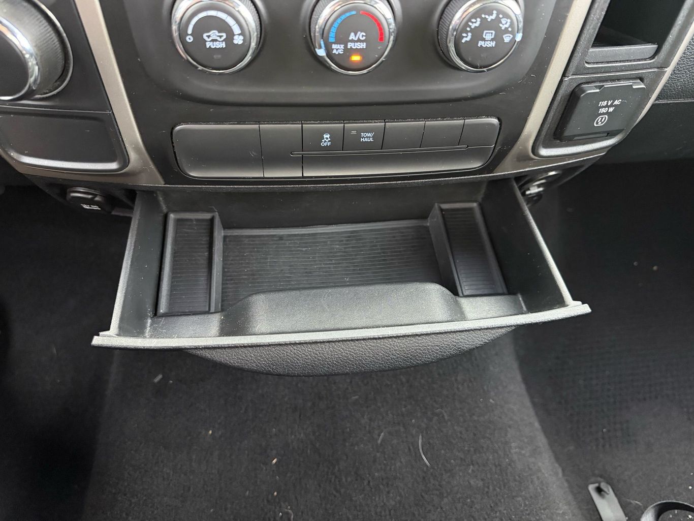 2016 RAM 1500 QUAD CAB PICKUP V8, HEMI, 5.7 LITER BIG HORN PICKUP 4D 6 1/3 FT