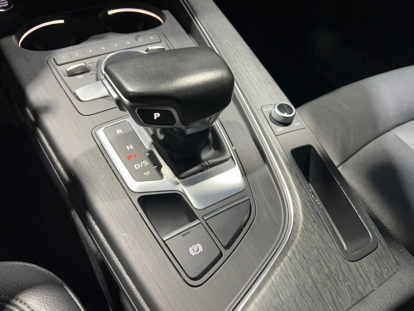 2017 AUDI A4 SEDAN 4-CYL, TURBO, 2.0 LITER ULTRA PREMIUM SEDAN 4D