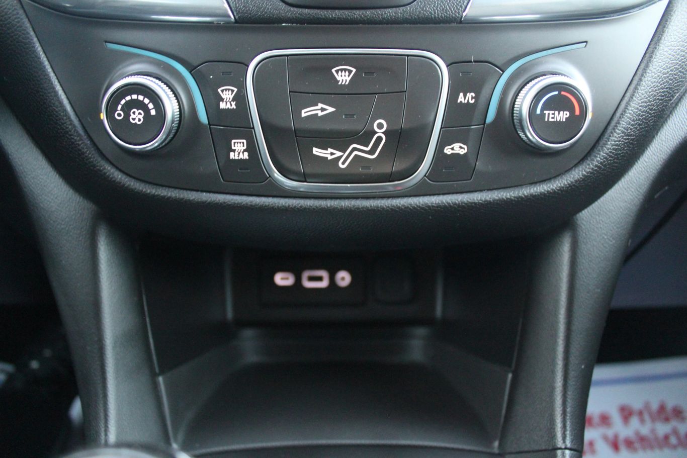 2019 Chevrolet Equinox Lt Sport Utility 4d - Image 28