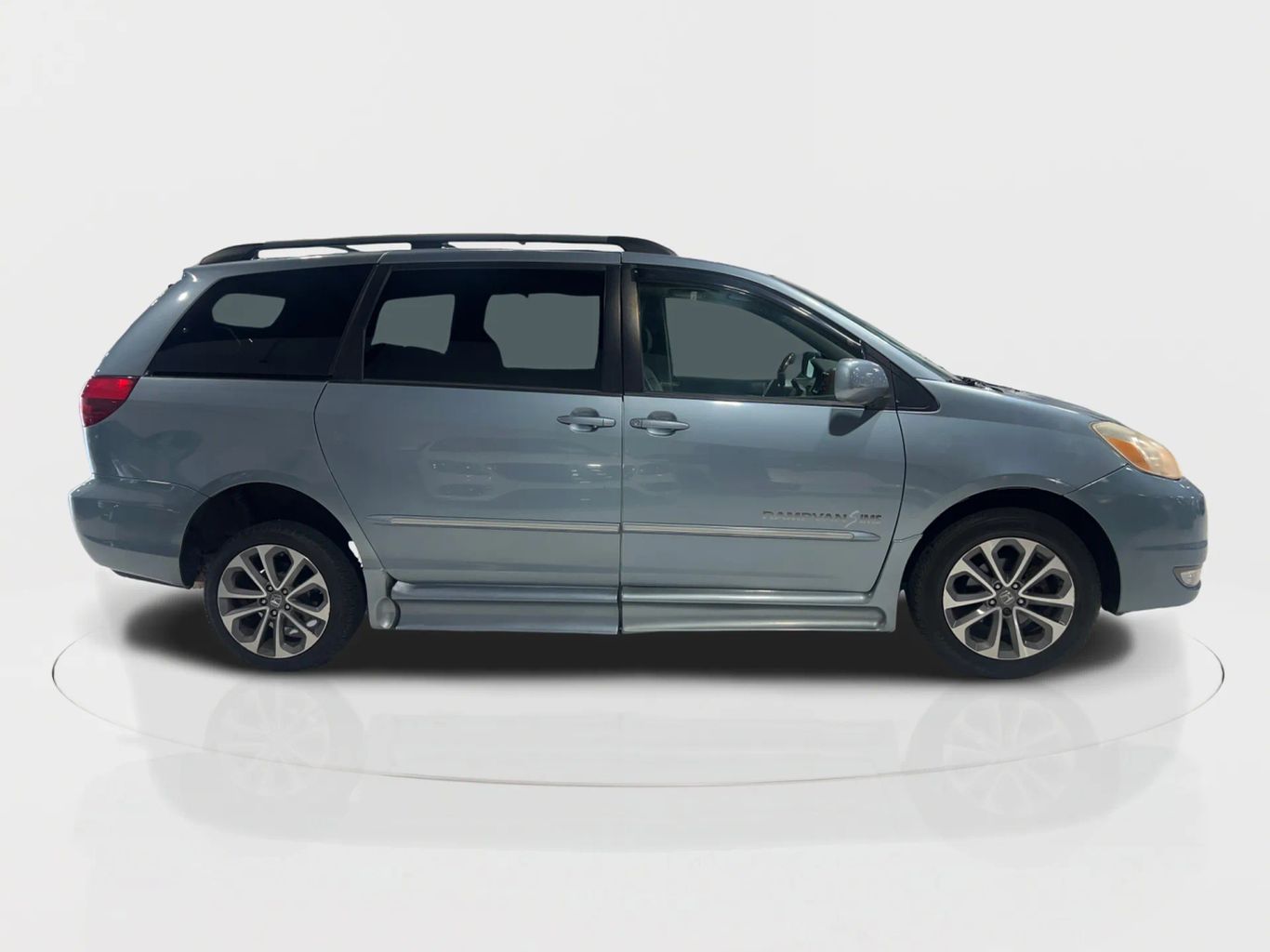 2004 TOYOTA SIENNA VAN V6, 3.3 LITER XLE MINIVAN 4D