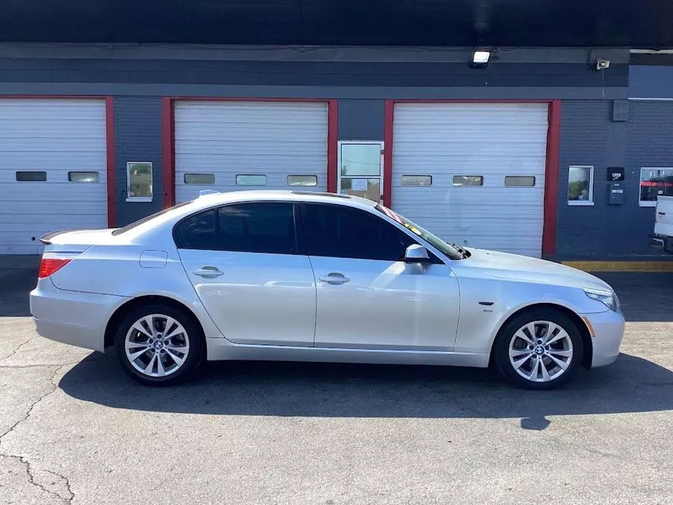 2010 Bmw 5 Series - Image 1