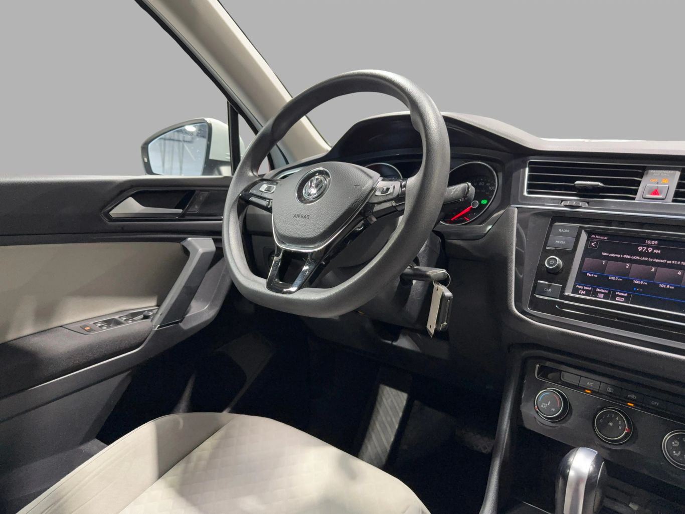 2018 VOLKSWAGEN TIGUAN SUV 4-CYL, TURBO, 2.0 LITER 2.0T S 4MOTION SPORT UTILITY 4D