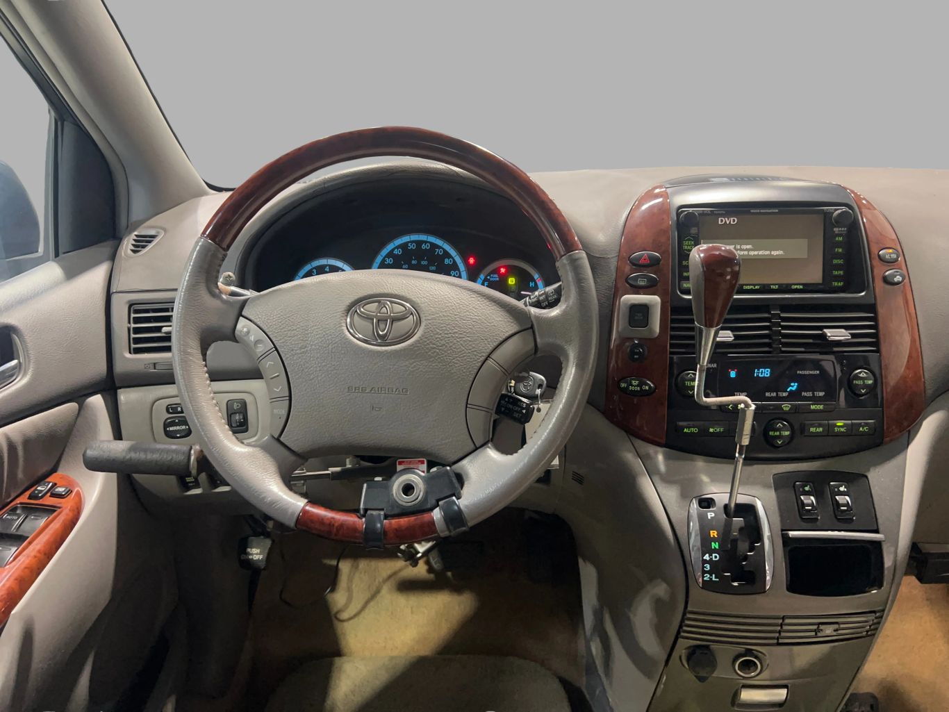 2004 TOYOTA SIENNA VAN V6, 3.3 LITER XLE MINIVAN 4D