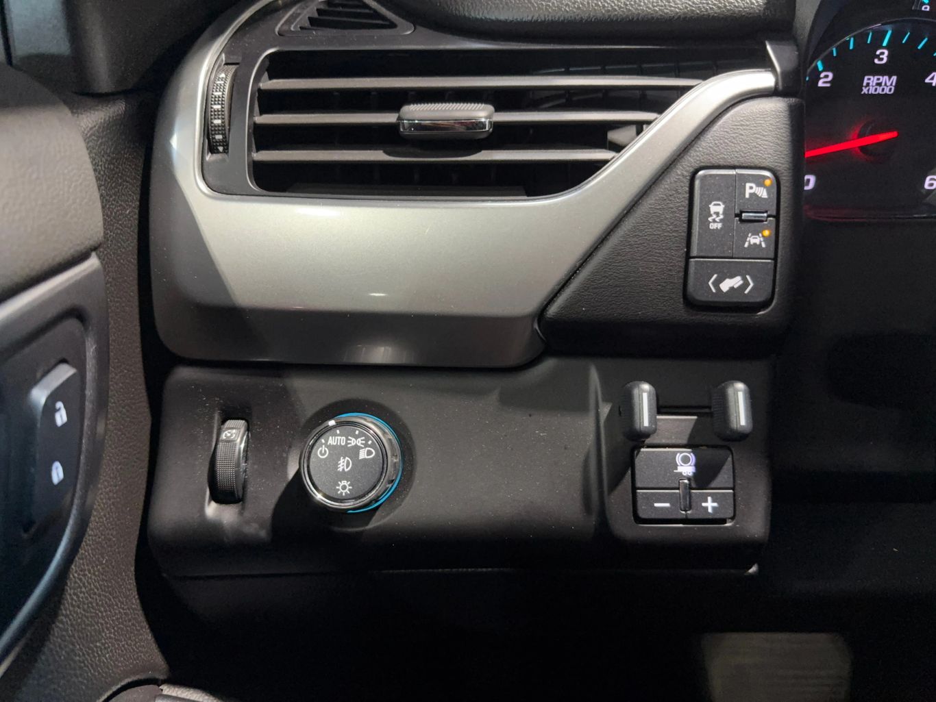 2020 CHEVROLET TAHOE SUV V8, ECOTEC3, 5.3 LITER PREMIER SPORT UTILITY 4D