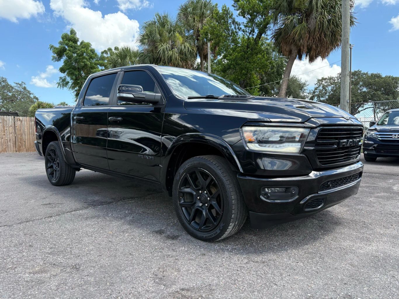 2020 RAM 1500 CREW CAB PICKUP V8, HEMI, ETORQUE, 5.7 LITER LARAMIE PICKUP 4D 5 1/2 FT - Tampa Motor Cars