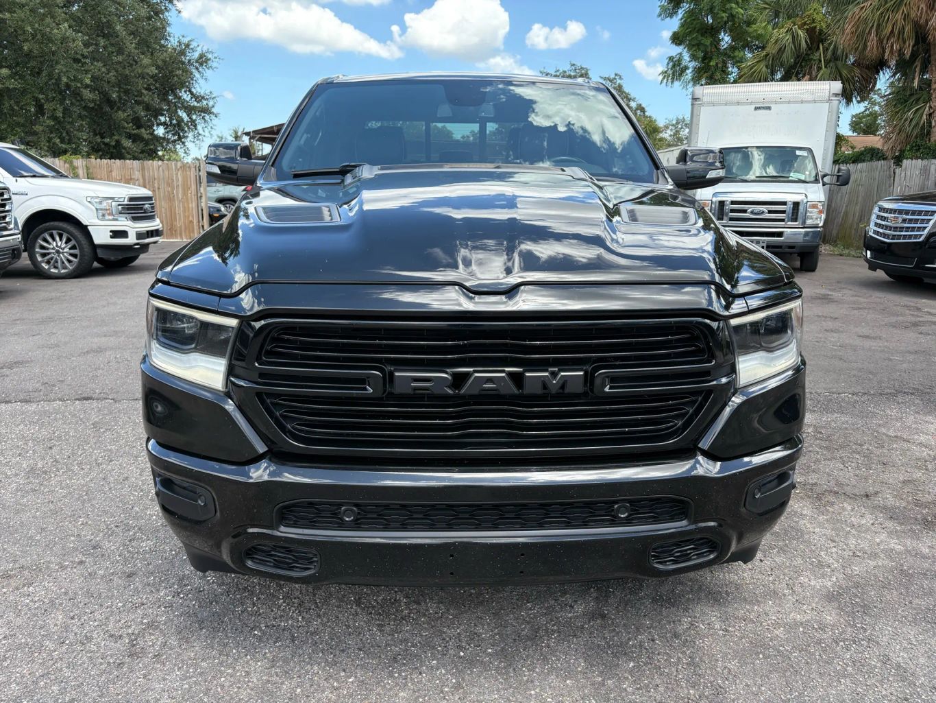 2020 RAM 1500 CREW CAB PICKUP V8, HEMI, ETORQUE, 5.7 LITER LARAMIE PICKUP 4D 5 1/2 FT - Tampa Motor Cars