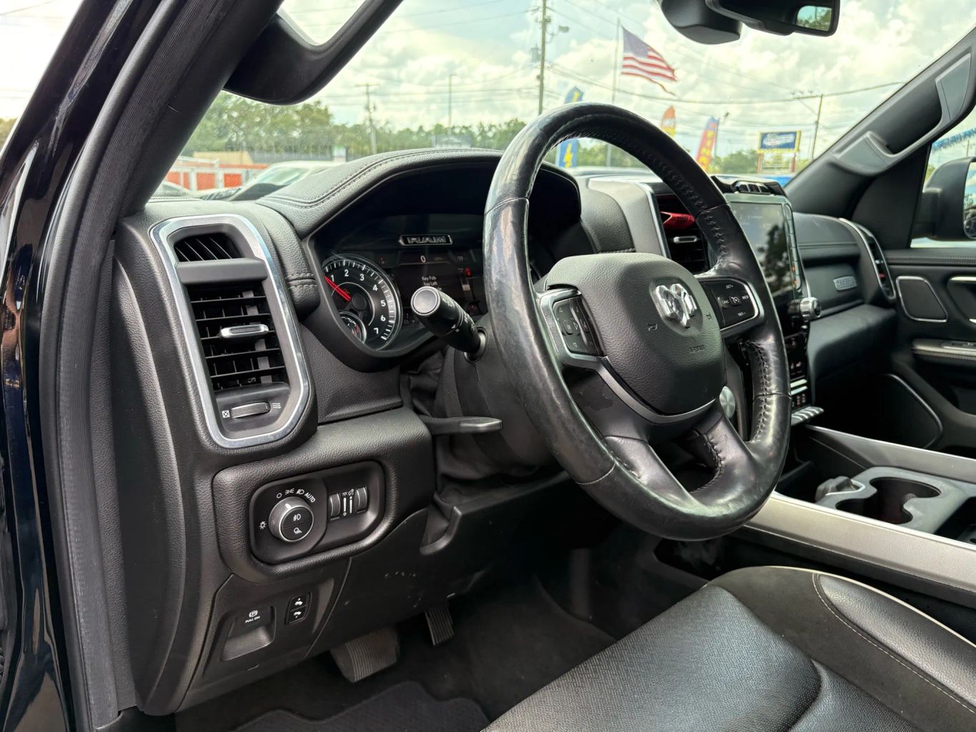 2020 RAM 1500 CREW CAB PICKUP V8, HEMI, ETORQUE, 5.7 LITER LARAMIE PICKUP 4D 5 1/2 FT - Tampa Motor Cars