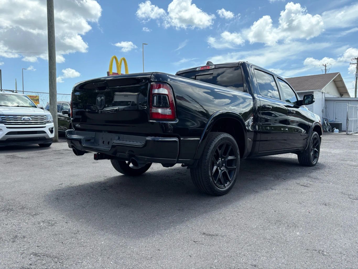 2020 RAM 1500 CREW CAB PICKUP V8, HEMI, ETORQUE, 5.7 LITER LARAMIE PICKUP 4D 5 1/2 FT - Tampa Motor Cars