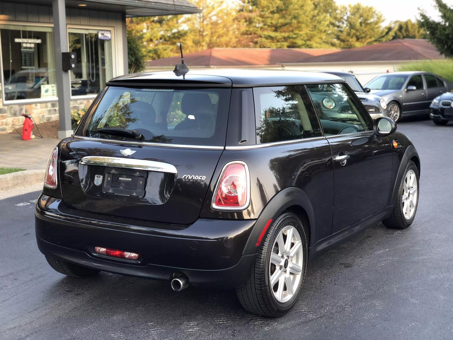 2013 MINI Cooper Base photo 8