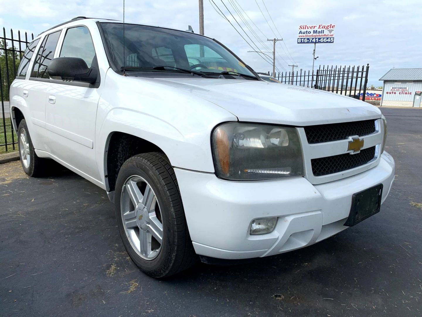 USED CHEVROLET TRAILBLAZER 2008 for sale in riverside, MO Silver