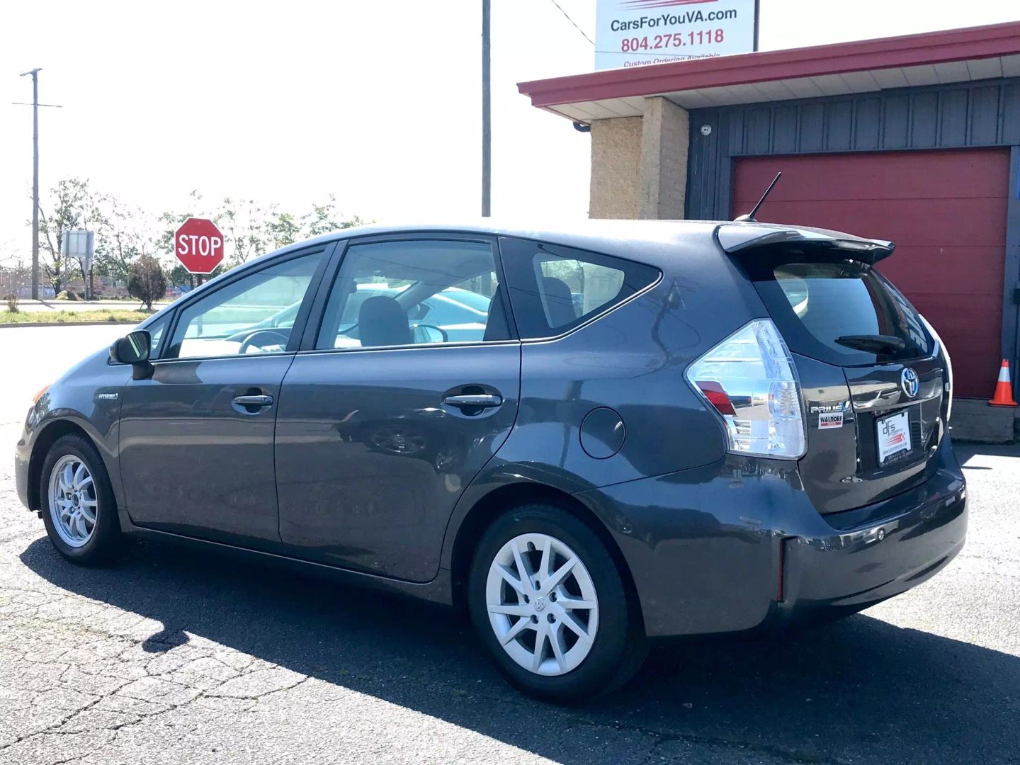 Toyota prius v 2013