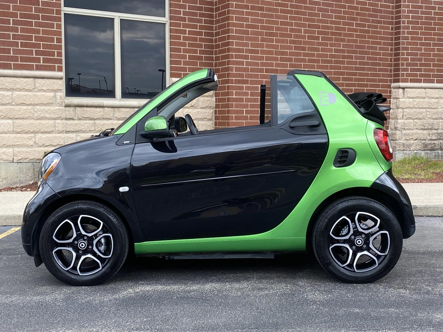 USED SMART FORTWO ELECTRIC DRIVE CABRIO 2017 for sale in West Chicago 