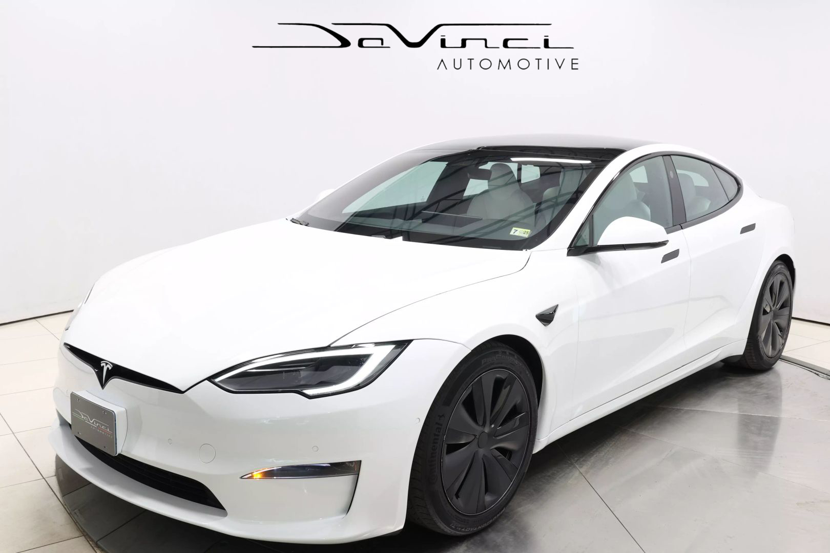 2022 Tesla Model S - Image 1