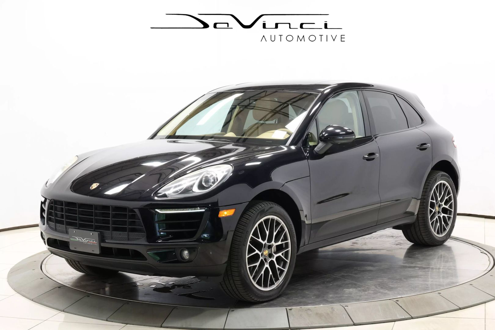 2016 Porsche Macan - Image 1