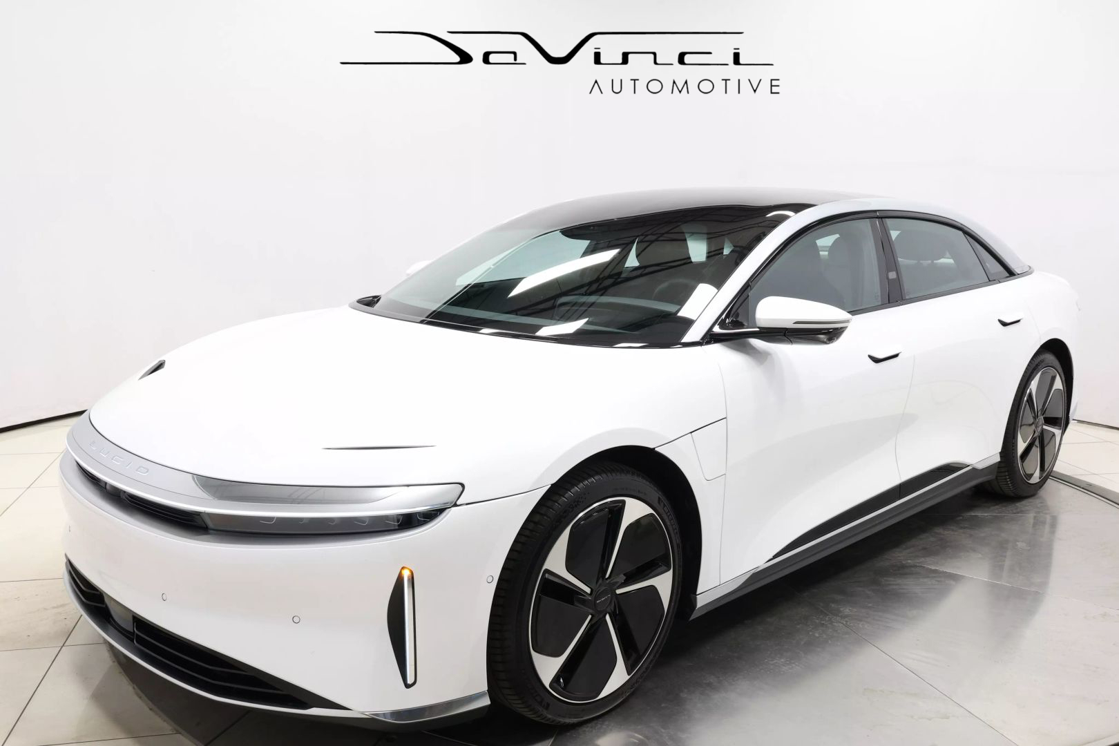 2023 Lucid Air Touring's photo