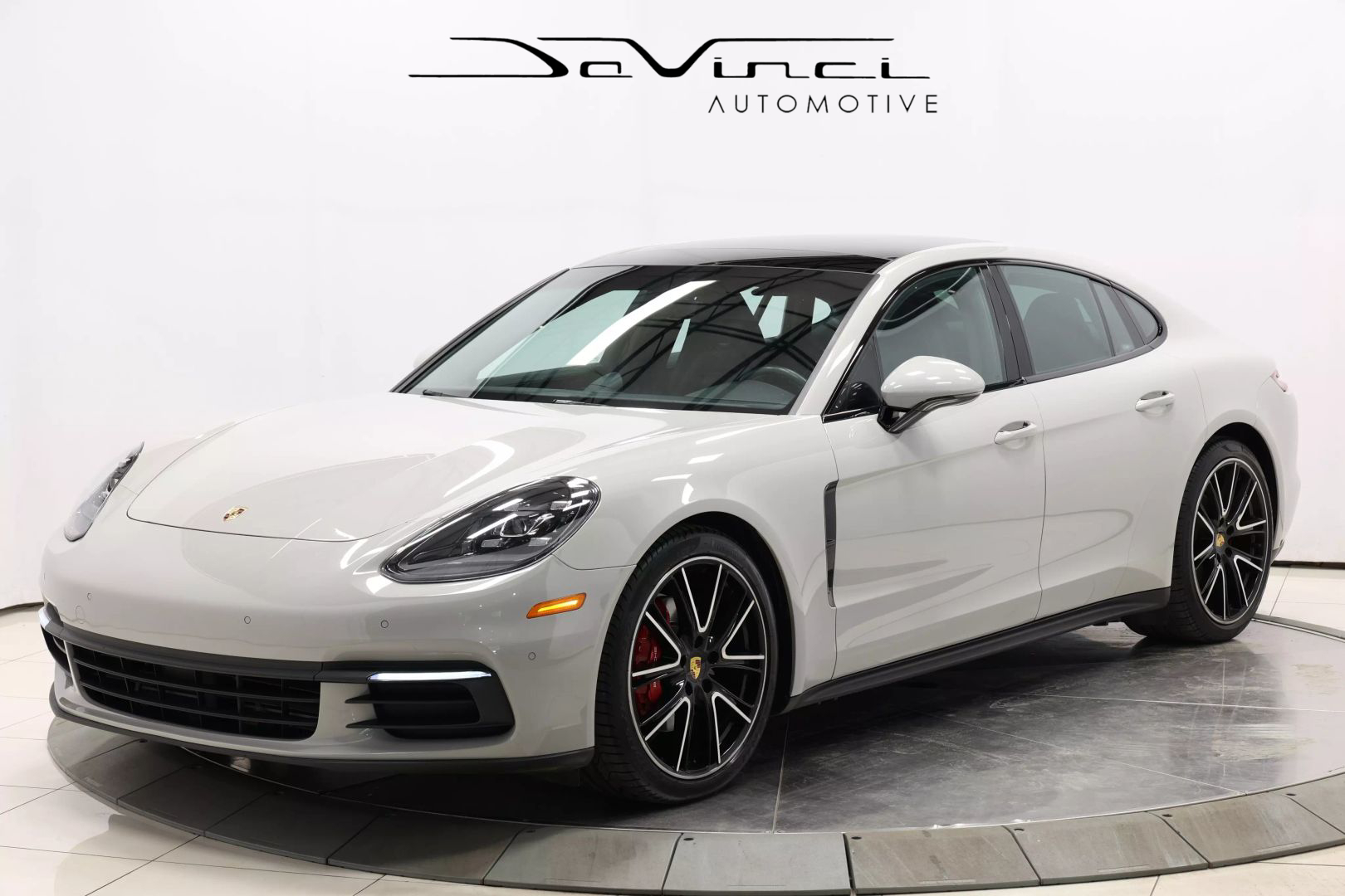 2018 Porsche Panamera - Image 1