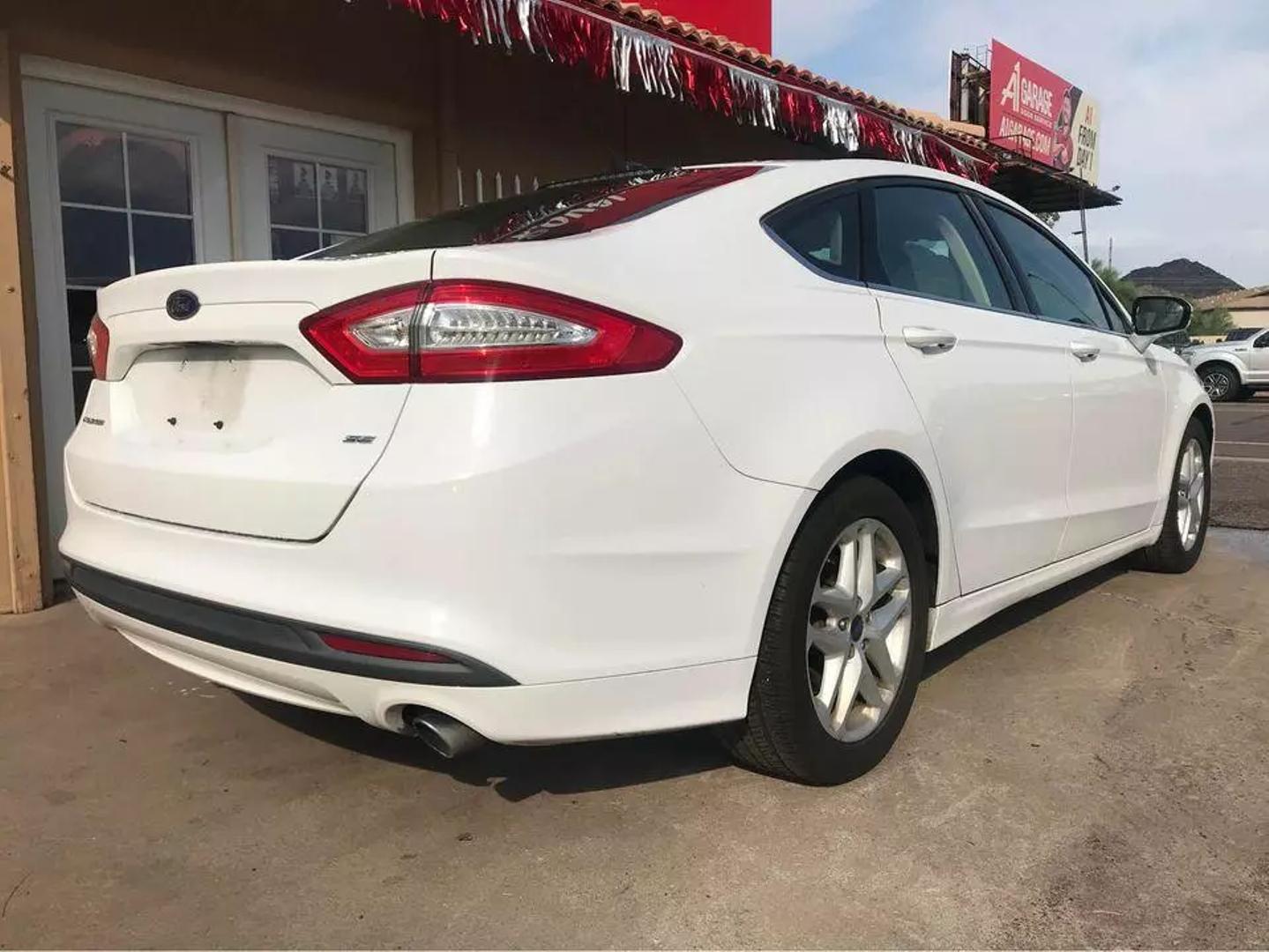 2014 Ford Fusion SE photo 5