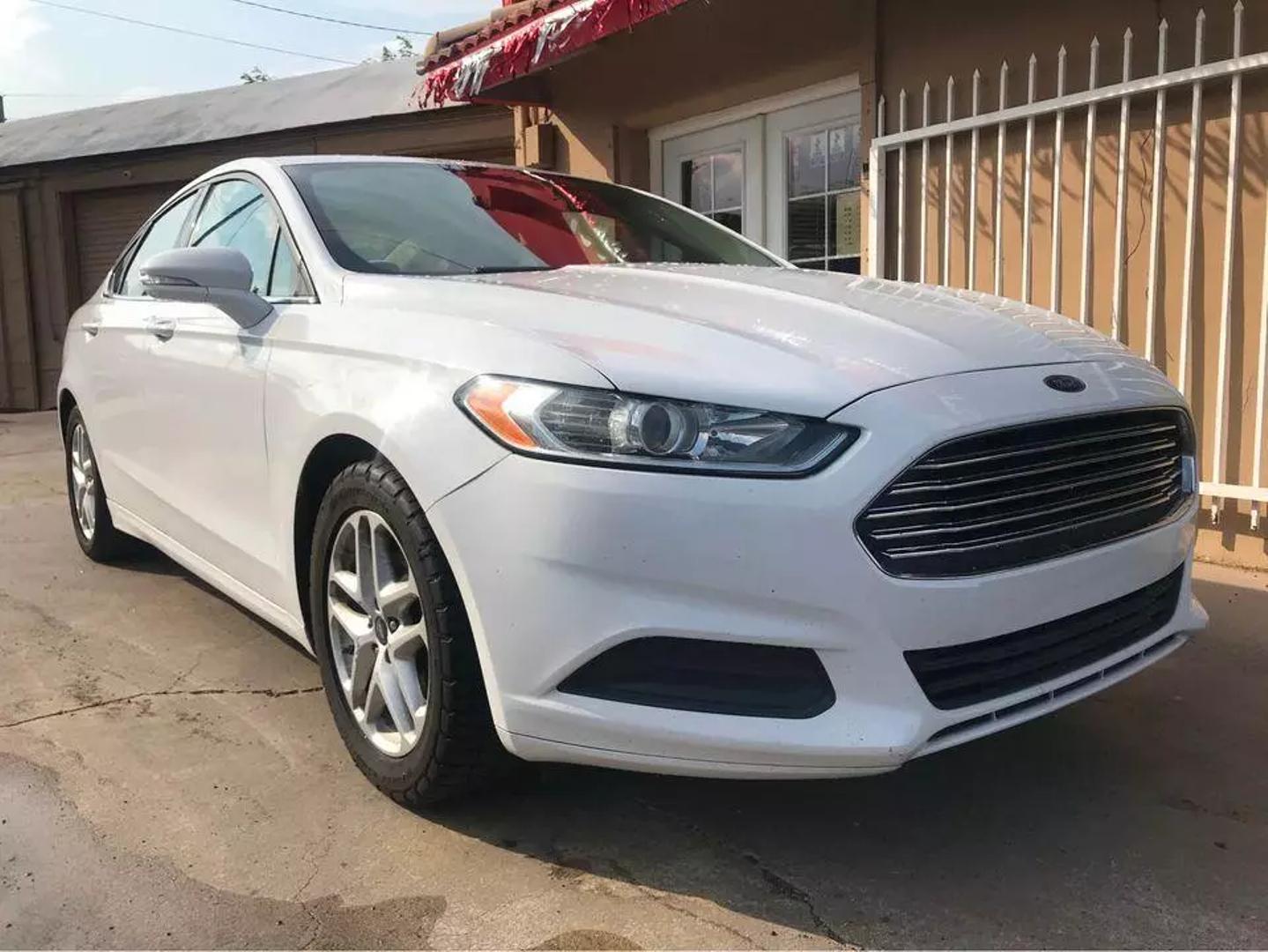 Ford Fusion's photo