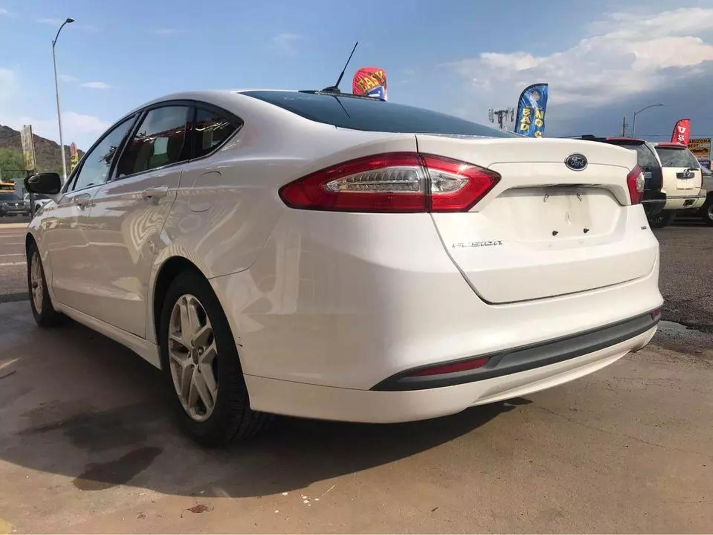 2014 Ford Fusion SE photo 3