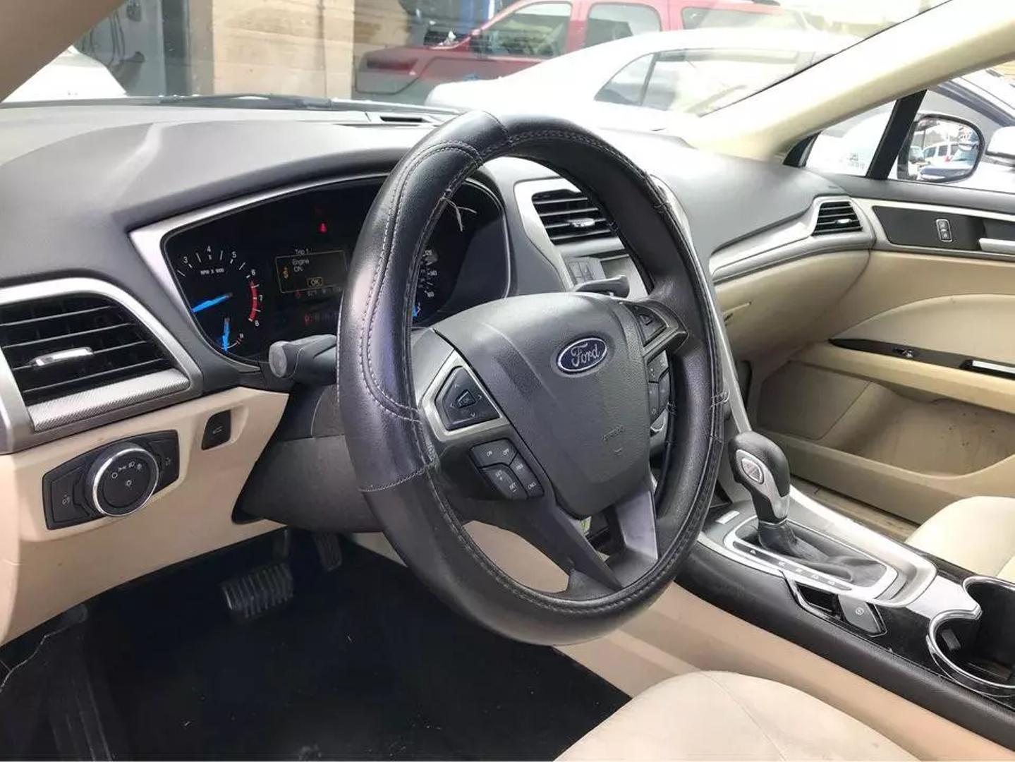 2014 Ford Fusion SE photo 6