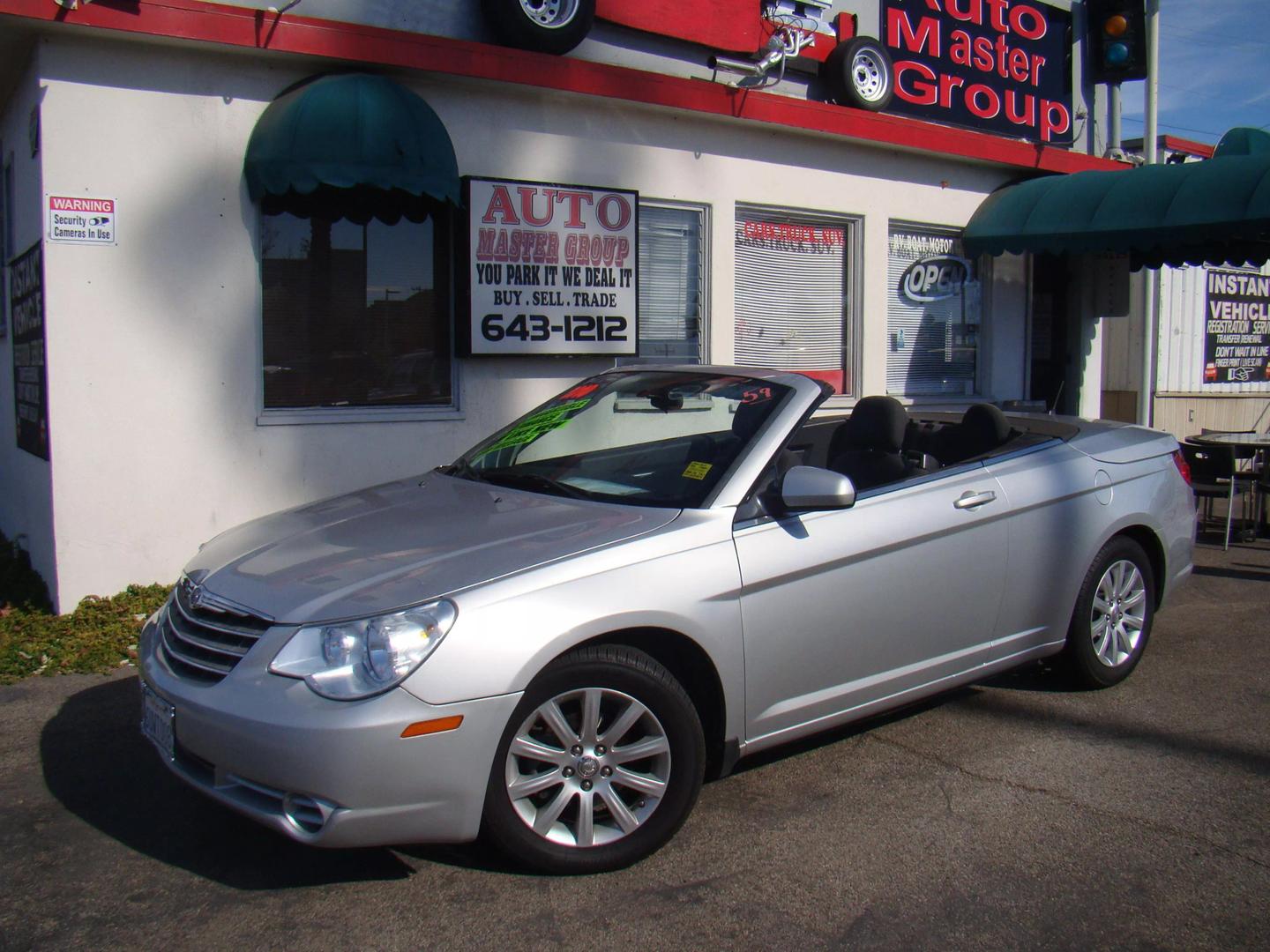 2010 Chrysler Sebring Touring photo 6