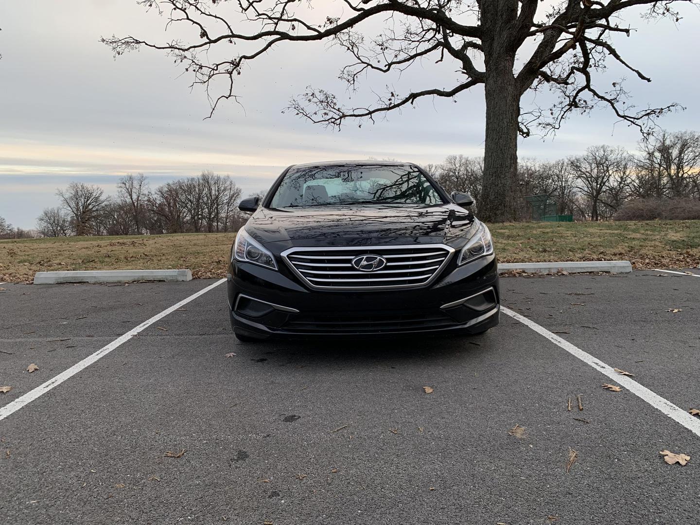 2016 Hyundai Sonata SE photo 2