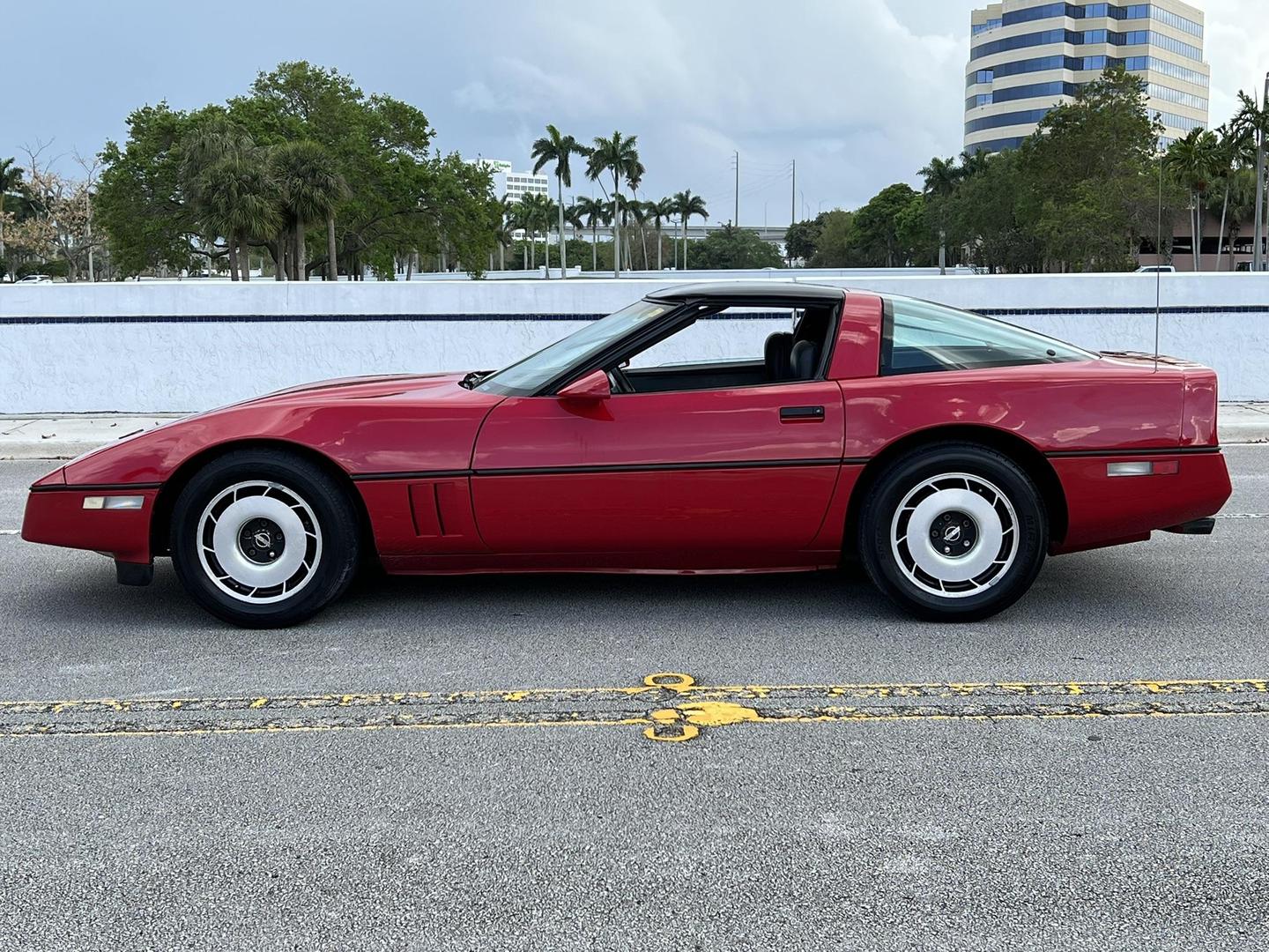 1984 Chevrolet Corvette null photo 6