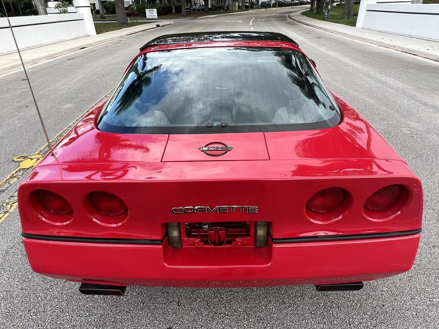 1984 Chevrolet Corvette null photo 8