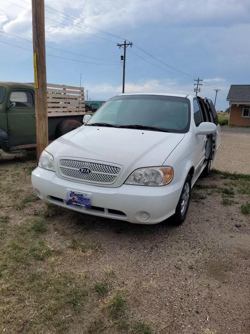 2004 Kia Sedona LX photo 6