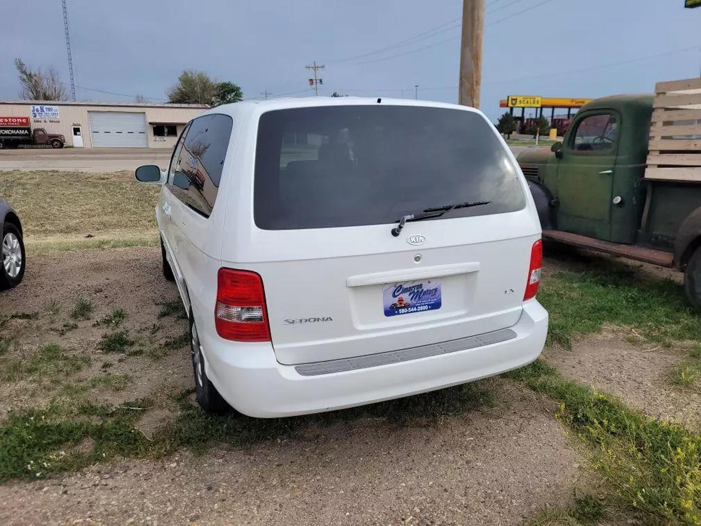 2004 Kia Sedona LX photo 7