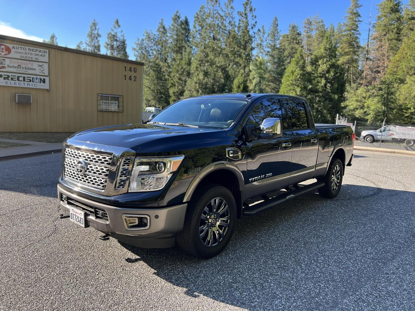 2019 Nissan Titan XD Platinum Reserve photo 10